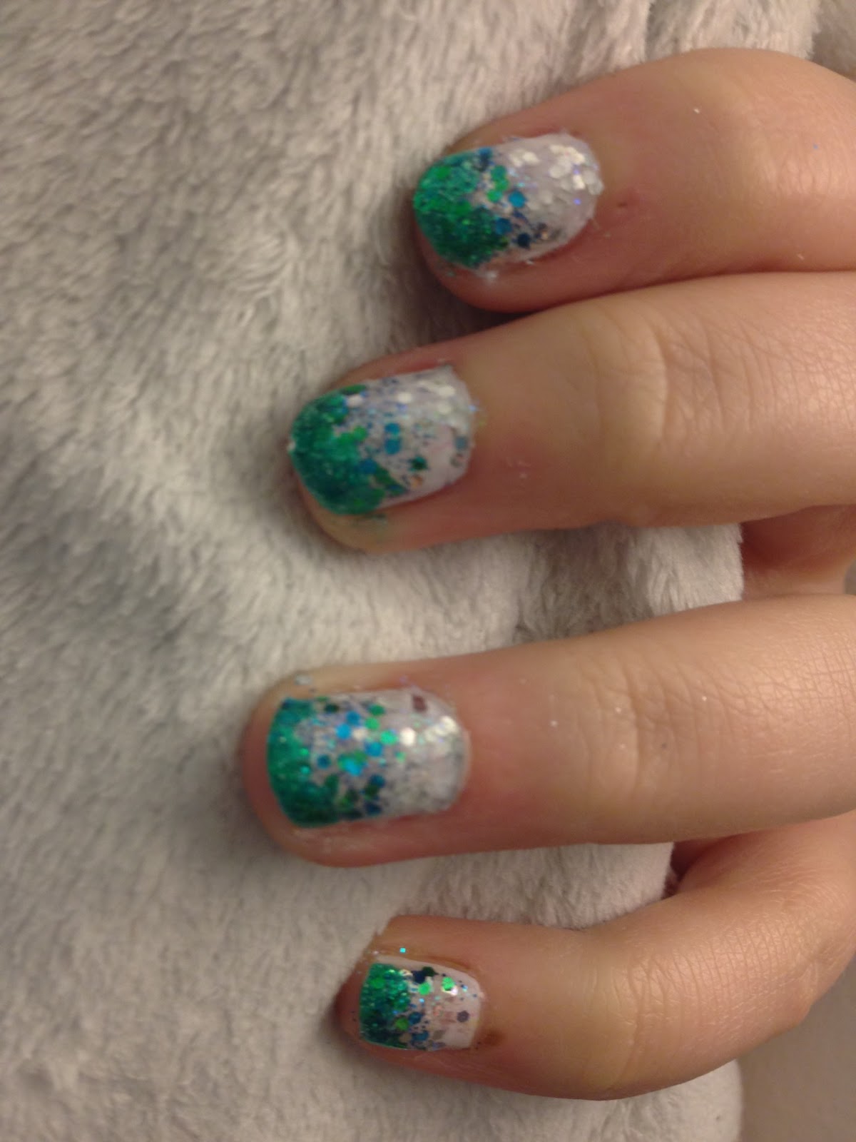 Nail Diary: 4-Glitter Green Ombre Nails